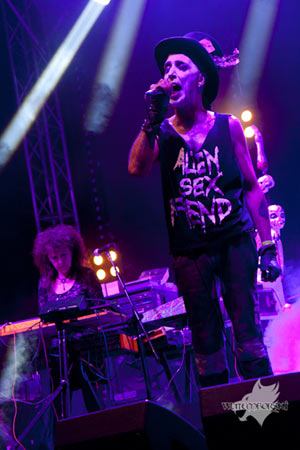 Nik & Mrs Fiend